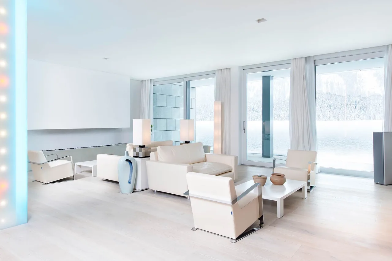 Classic White Apartment with Spa Area and Jacuzzi photo 2