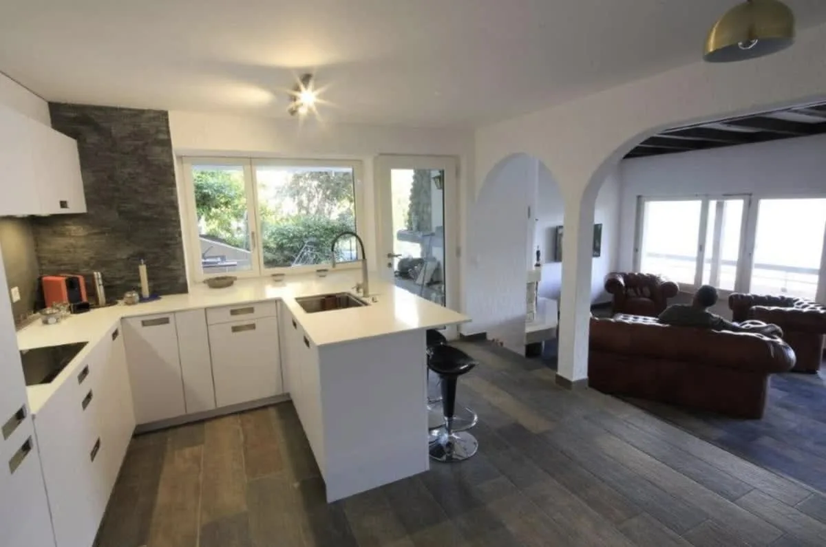 3 Br - Peaceful House with Lake View photo 2