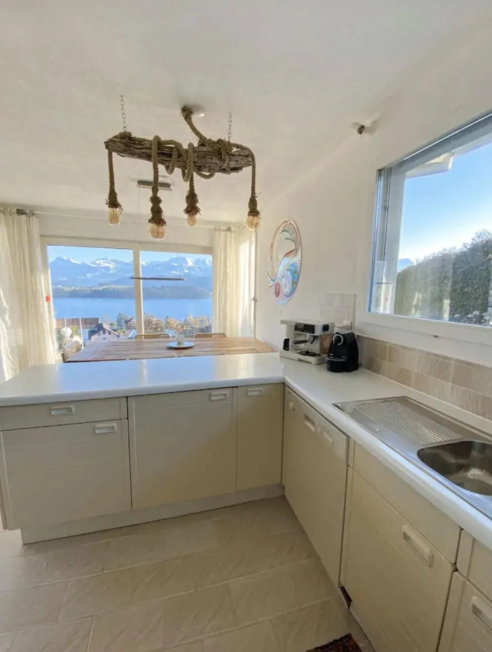 4 Br -  Serenity Villa with Relaxing Lake and Mountain View photo 4