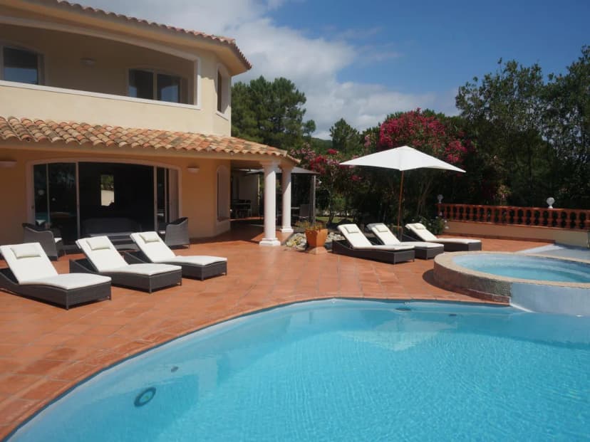 Favone Deluxe Villa Offers Sea Access with Canoe Annex