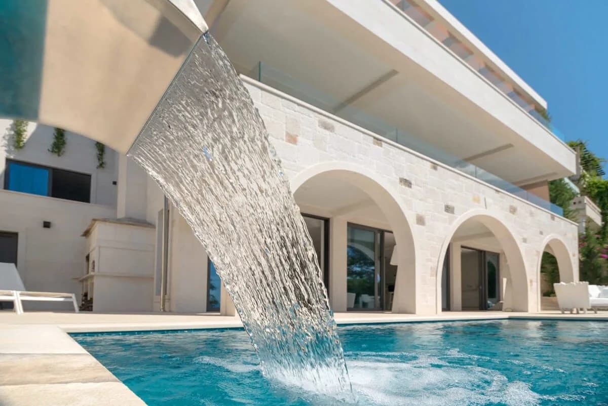 First Rate Villa with Remarkable Furnishings photo 2
