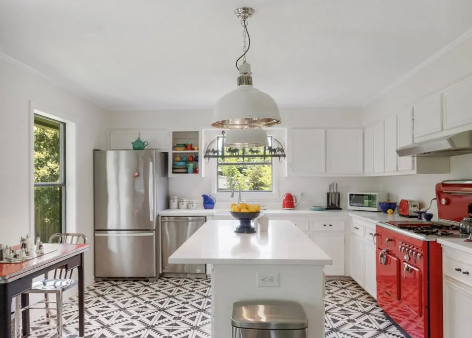 Pleasing Home in a Very Ideal Location photo 2