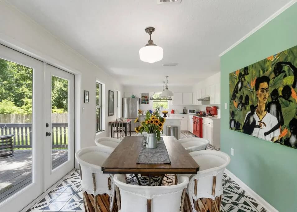 Pleasing Home in a Very Ideal Location photo 3