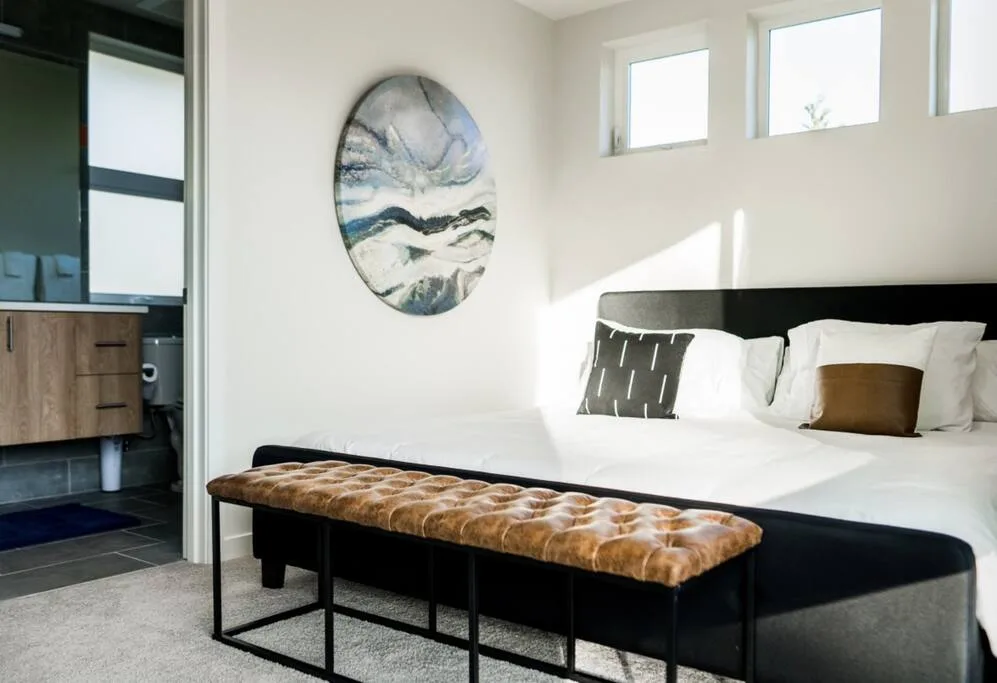 Sophisticated Space - Modern, Clean and Safe photo 4