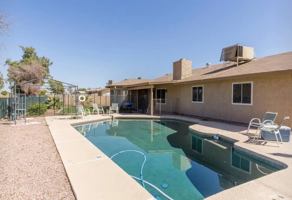 Glendale's Exclusive Home near Shopping and Parks photo 2