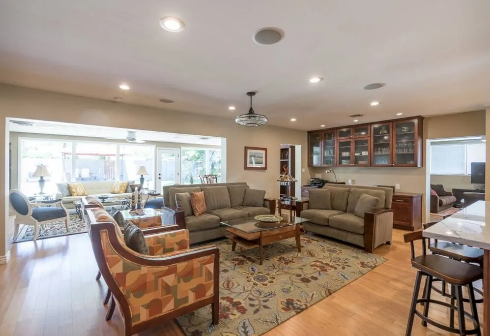 Mid Century Modern Home with Outdoor Pool photo 5