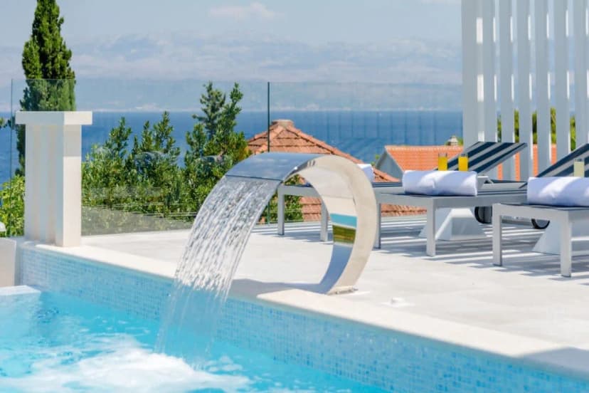 Outstanding Elegant Villa with Amazing Panoramic Sea Views