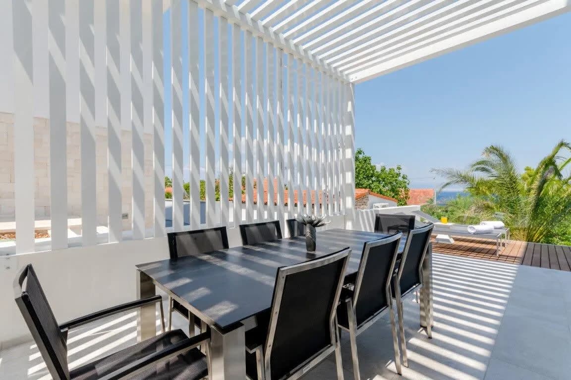 Outstanding Elegant Villa with Amazing Panoramic Sea Views photo 5