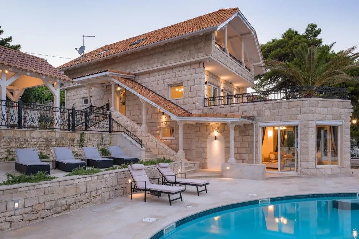 Superb Delightful Villa with Stunning Sea Views photo 5