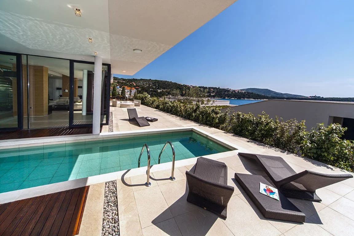 Prestige Villa With Big Indoor Swimming Pool photo 2
