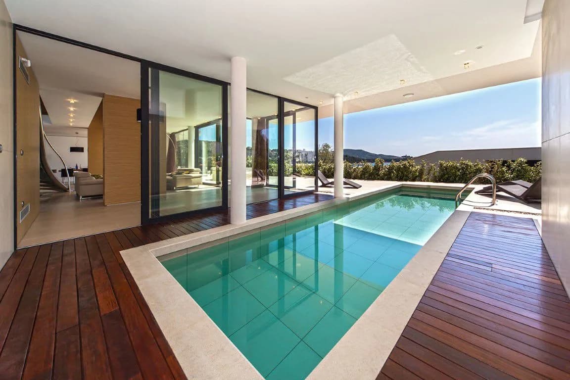 Prestige Villa With Big Indoor Swimming Pool photo 3