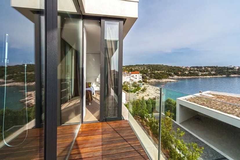 Villa In Perfect Location With Blue Ocean