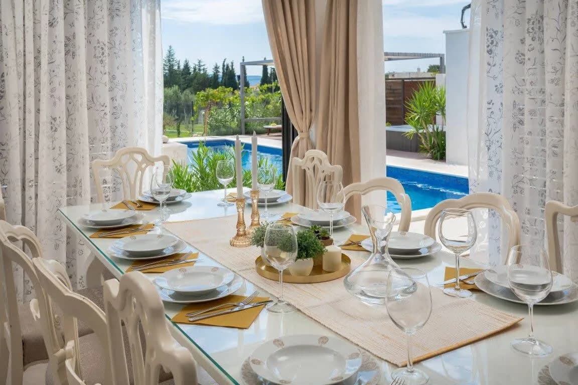 Prime Villa For Family With Swimming Pool photo 4