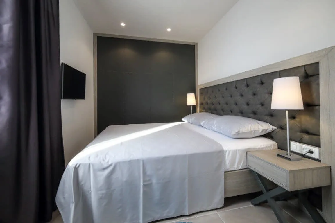 Elegant Cozy Villa With Beautiful Features photo 5