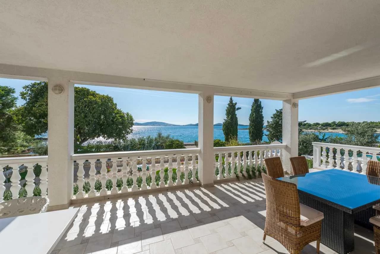 Divine Stylish Villa Surrounded By Mother Nature photo 3