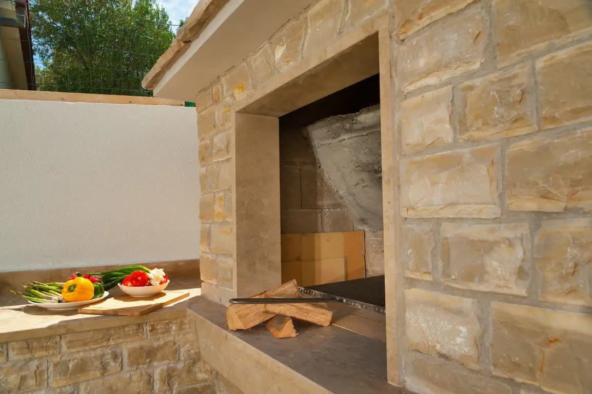 Luxurious Villa With Modern Interior And Pool photo 3