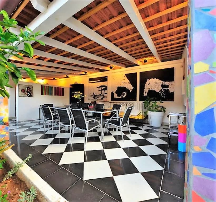 Vibrant Fierce Villa with Magnificent Furnishings photo 4