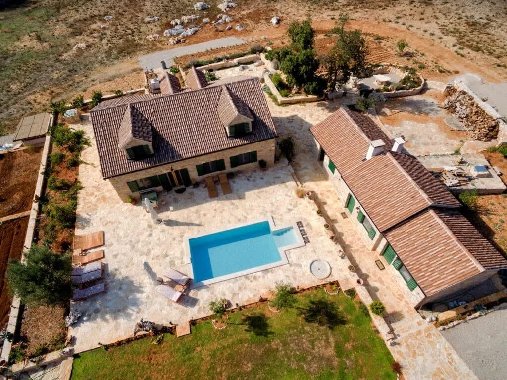 Elegant Abundance Villa Surrounded by Nature photo 2