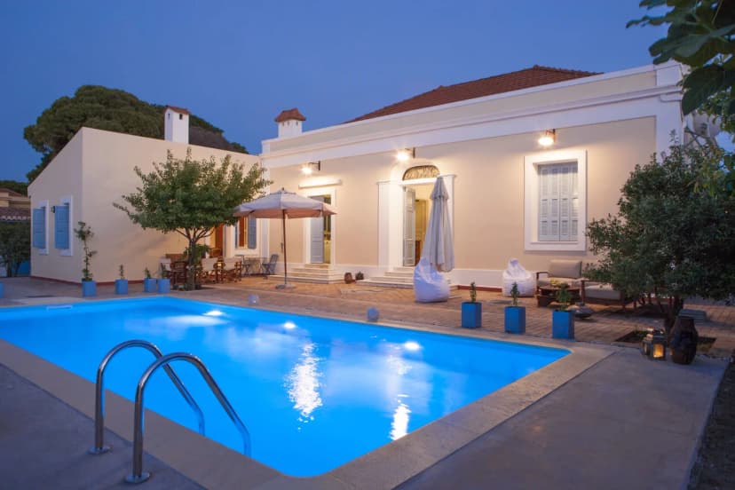 Traditional Arhitectural Villa with Amazing Sparkling Pool