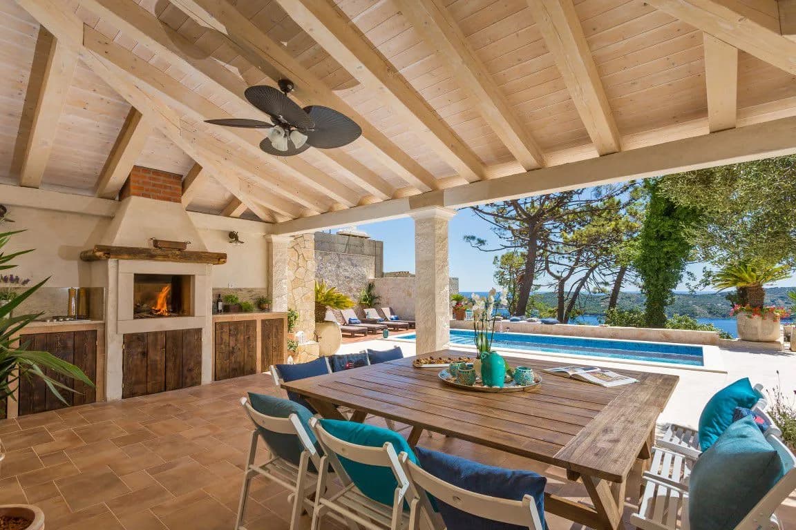 Massive Holiday Villa Overlooking the Adriatic Sea photo 4