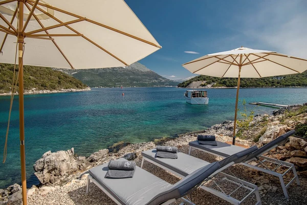 Grand Intense Villa with High End Beachfront photo 2