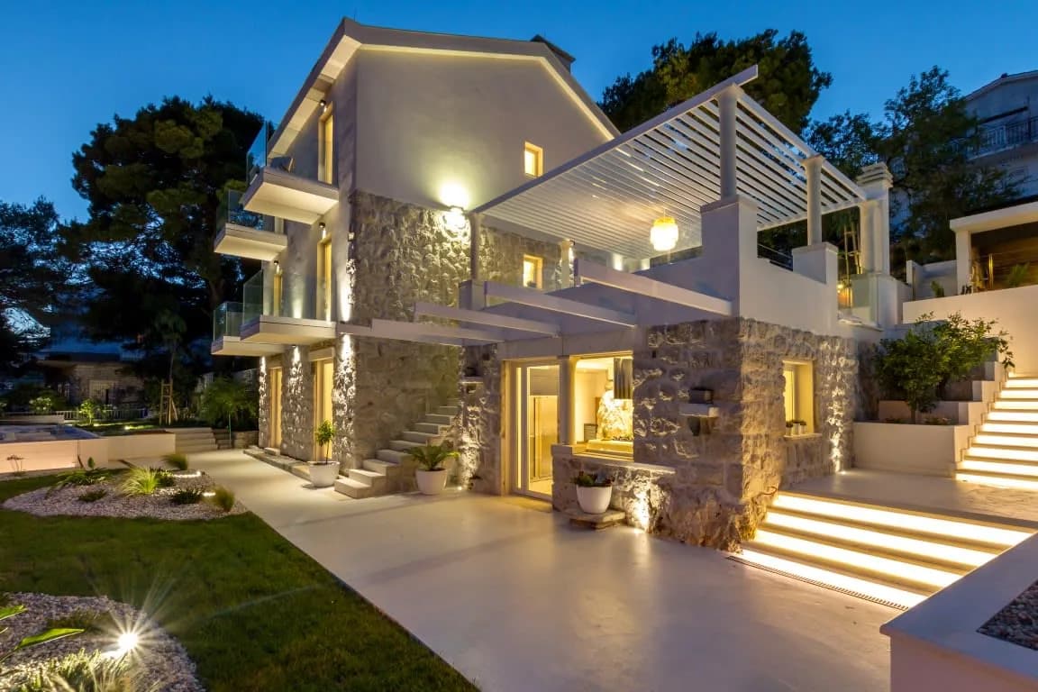 Perfect Most Luxurious Villa with Cinema Room photo 2