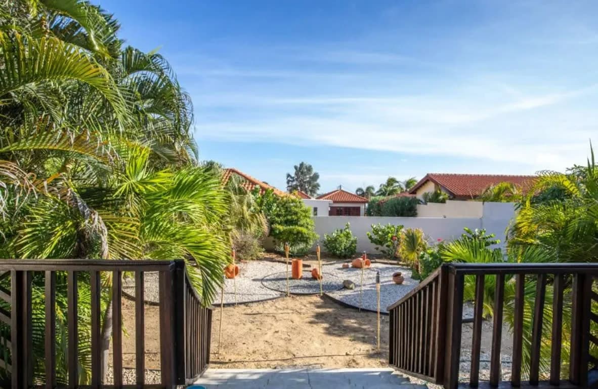 Premium Harmonious Villa Near the Clear-Blue Malmok Beach photo 3