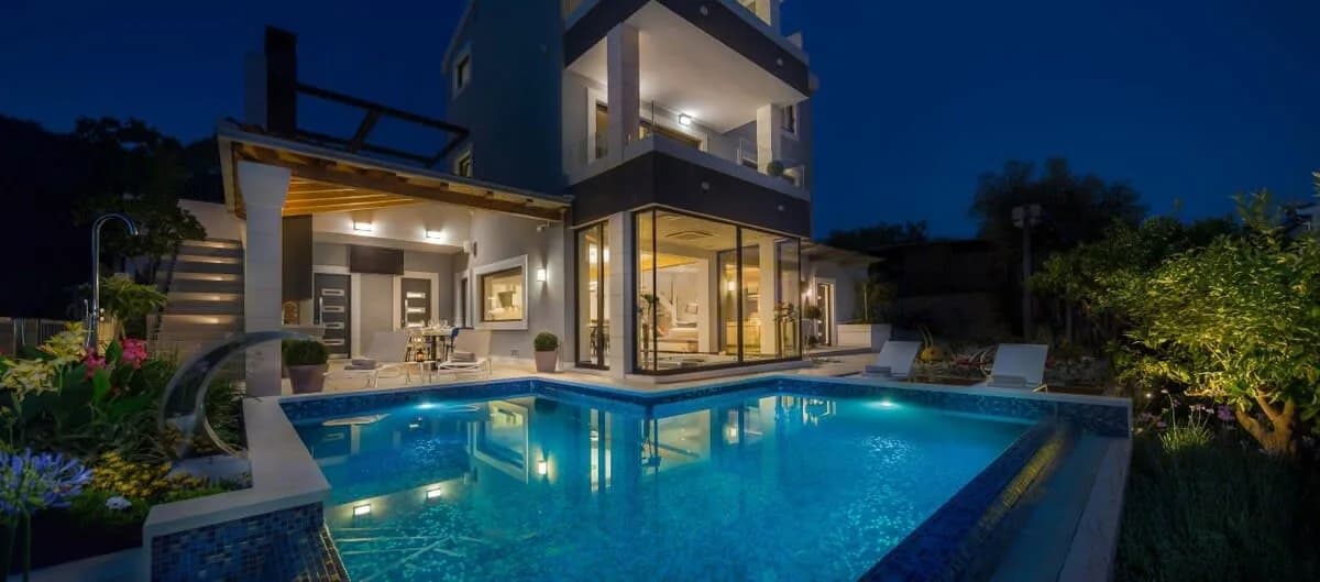 Fabulous Entire Villa With Pool And Gym photo 4