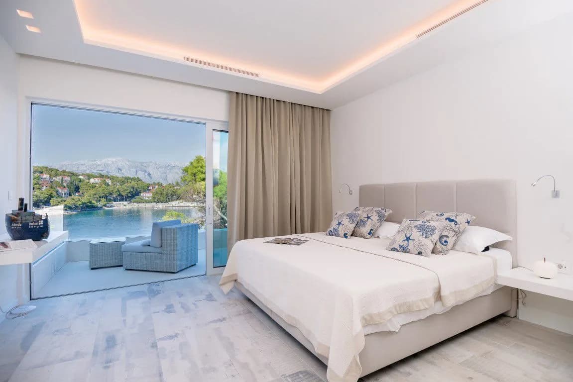 Cozy Enchanted Villa With Infinity Pool And Gym photo 3