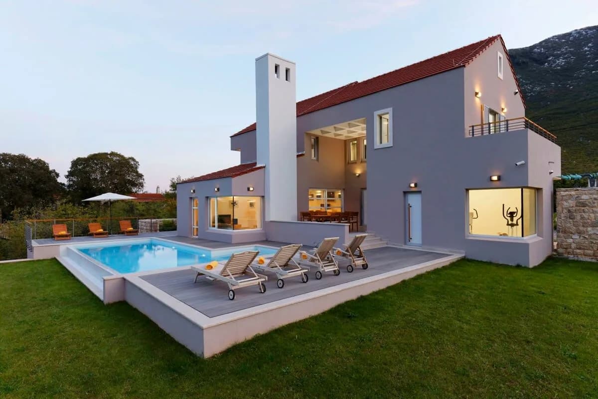 Luxurious Villa With Pool And Mountain View photo 2