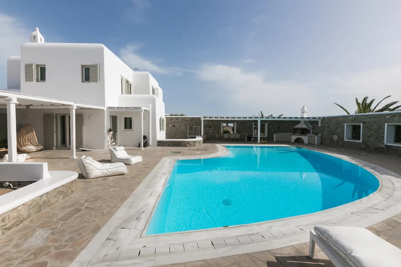 Great White Villa with Magnificent Surroundings