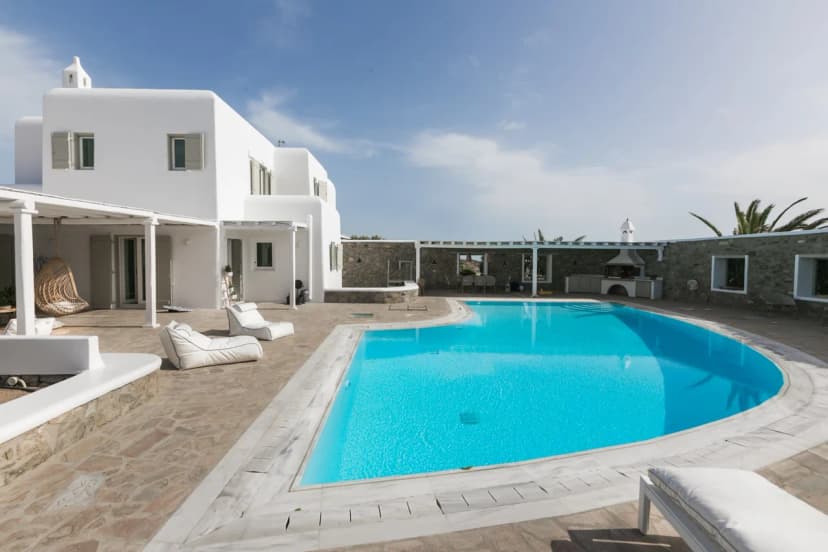 Great White Villa with Magnificent Surroundings