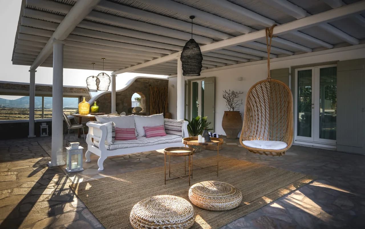 Great White Villa with Magnificent Surroundings photo 4