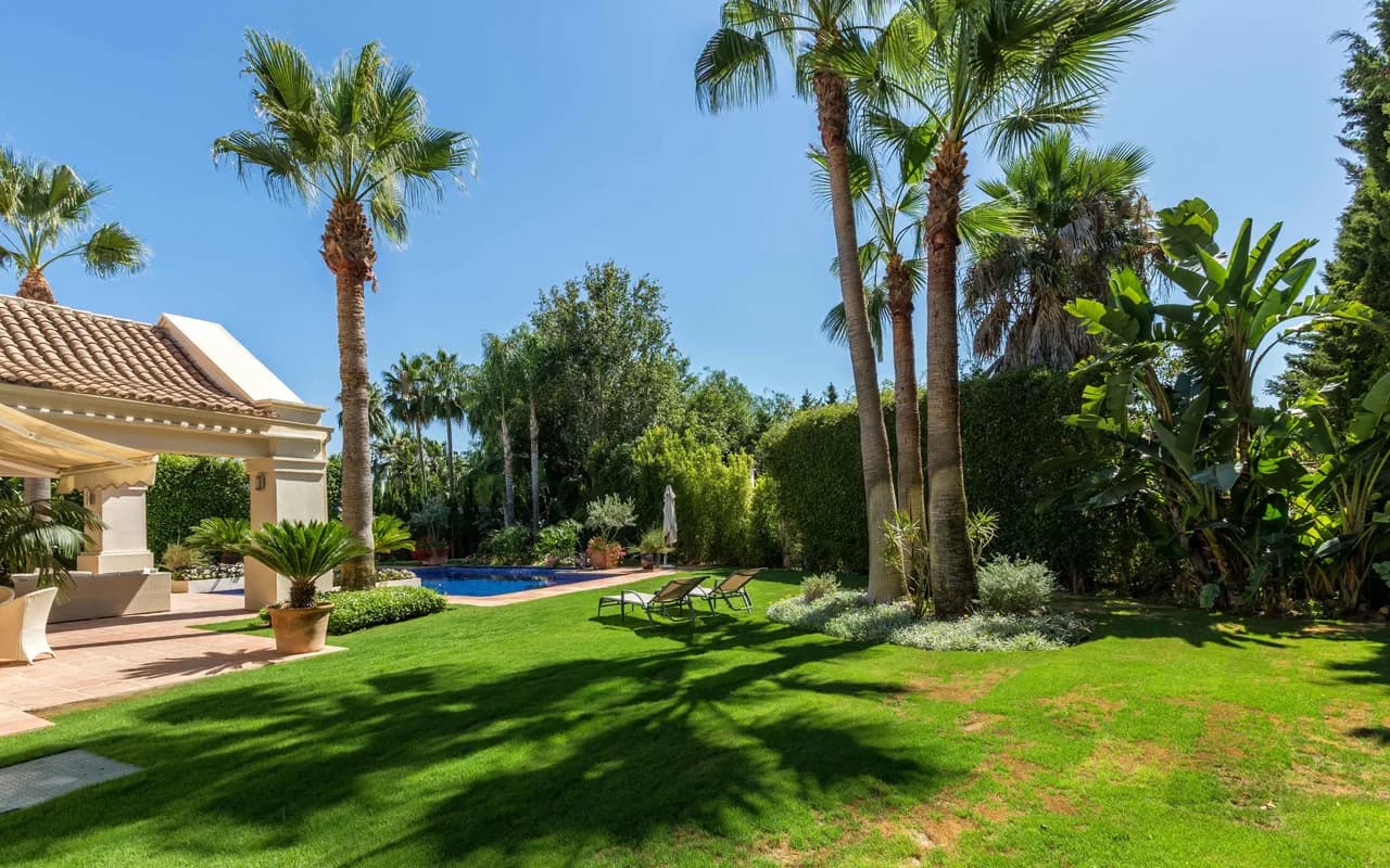 Gorgeous Villa next to the Beach photo 5
