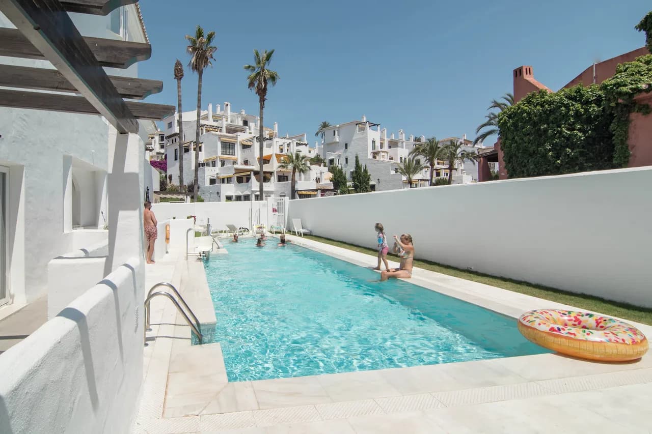 Fantastic 3 BR Apartment