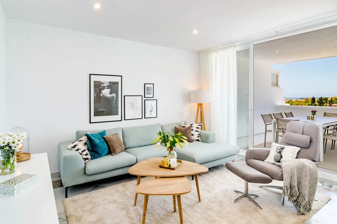Stunning 3 BR Penthouse photo 2