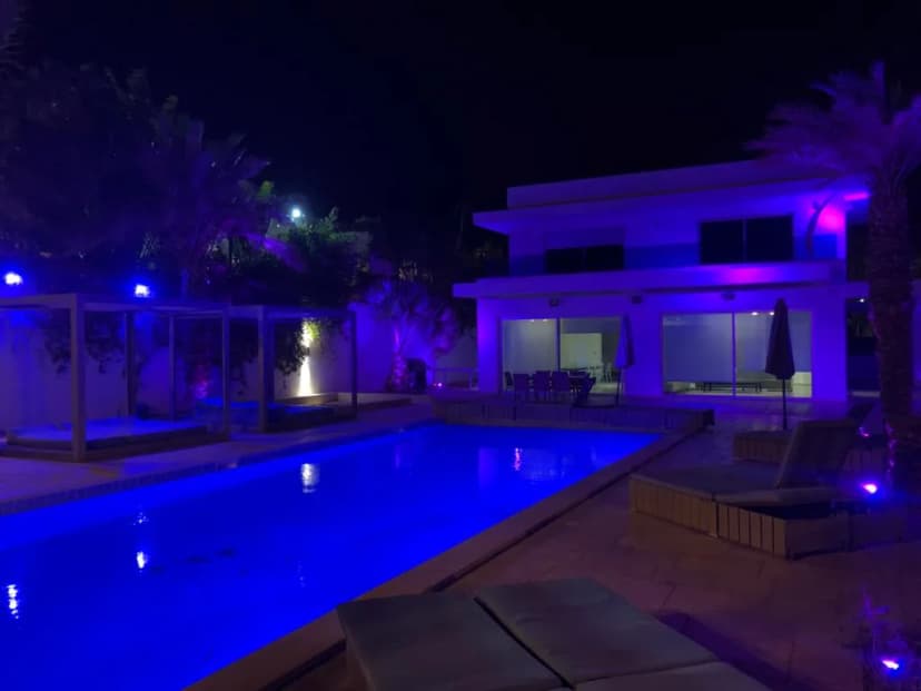 Spacious Modern Villa with Swimming Pool