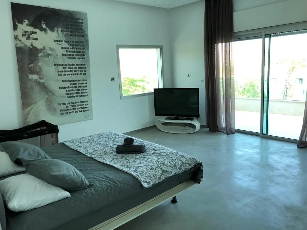 Spacious Modern Villa with Swimming Pool photo 4