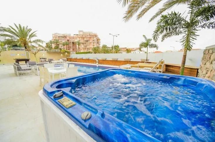 Outstanding 7BR Villa Close to the Sea photo 4
