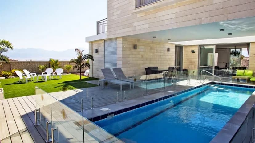 Spacious 5 Bedroom Holiday Villa with Pool