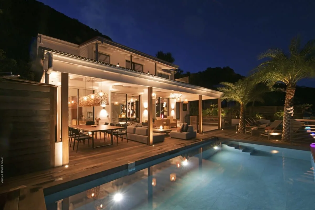 Brilliant Tropical Villa with Relaxing Scenery photo 3