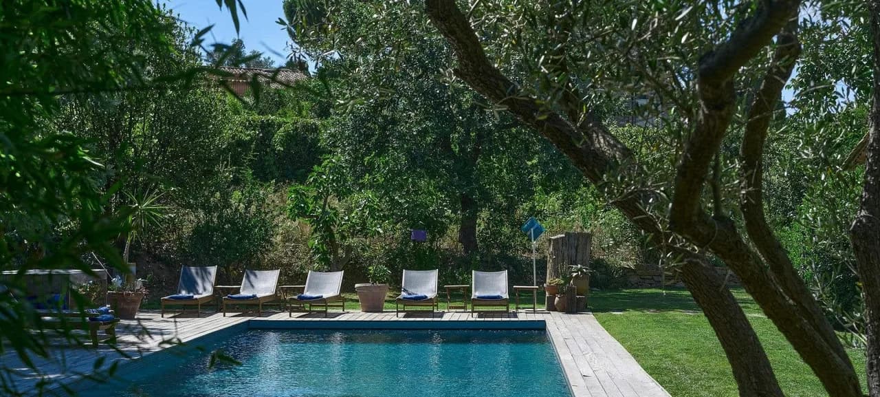Superb Homestead Villa with Massive Manicured Garden photo 2