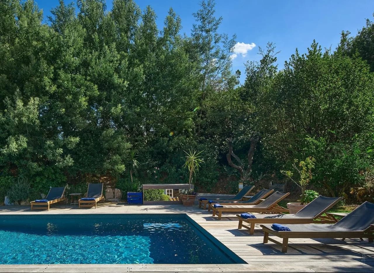 Superb Homestead Villa with Massive Manicured Garden photo 4