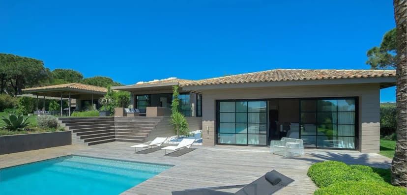 Remarkable Modern Villa with Striking Sea View