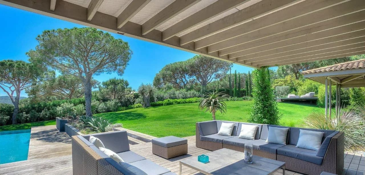 Remarkable Modern Villa with Striking Sea View photo 3