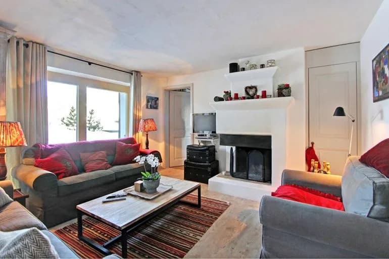 Cozy Swiss Chalet in Bagnes photo 2