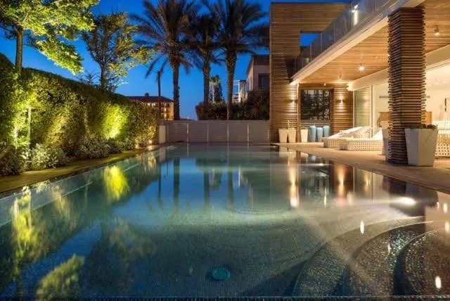 New Excellent Villa in Front of the Beach and Marina photo 2