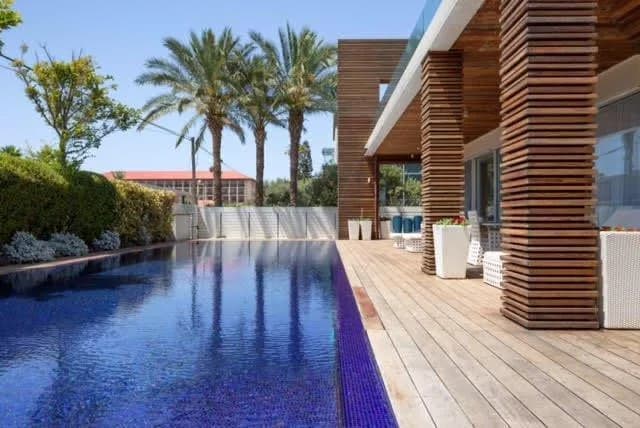 New Excellent Villa in Front of the Beach and Marina photo 3