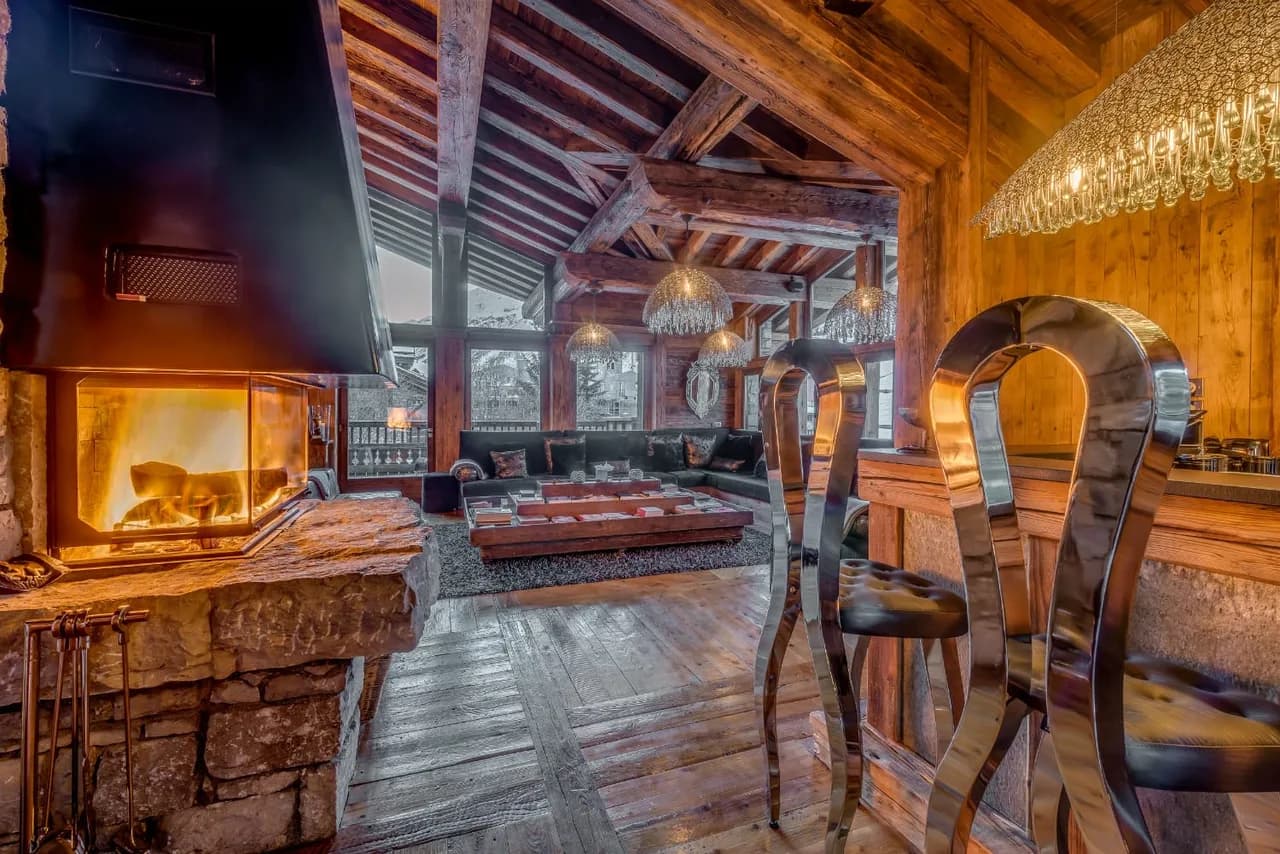 Ski-in Ski-out Chalet in Val D'isere photo 4
