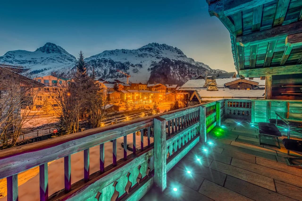 Ski-in Ski-out Chalet in Val D'isere photo 5